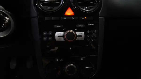 Opel Corsa 1.3 CDTI Edition Série 111 Anos 23