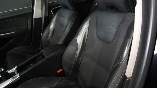 Volvo V60 1.6 D2 Drive R-Design Start/Stop 17