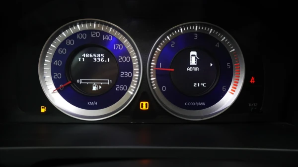 Volvo V60 1.6 D2 Drive R-Design Start/Stop 26