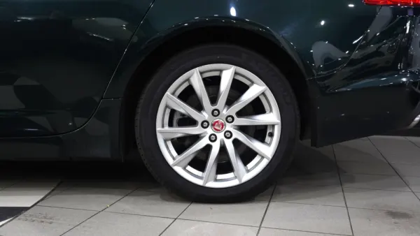 Jaguar XF 3.0 D V6 Luxury 9