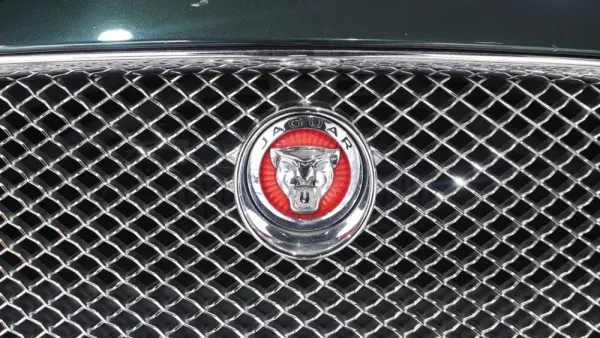 Jaguar XF 3.0 D V6 Luxury 4