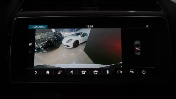 Jaguar F-Pace 2.0d Prestige - AWD 28
