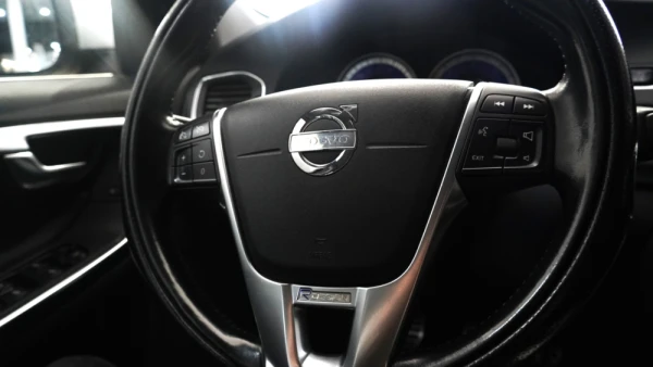 Volvo V60 1.6 D2 Drive R-Design Start/Stop 21