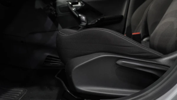 Peugeot 208 1.2 PureTech Active 11