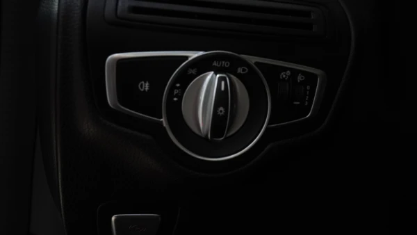 Mercedes-Benz C 180 D Avantgarde 33