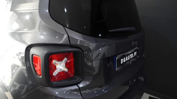 Jeep Renegade 1.0 T Limited 28