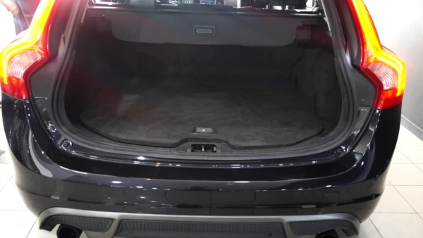 Volvo V60 1.6 D2 Drive R-Design Start/Stop 43