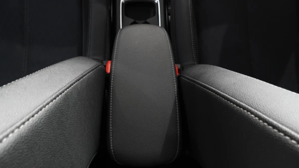 Opel Corsa-e 136CV Elegance 100% Elétrico 36