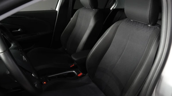 Opel Corsa-e 136CV Elegance 100% Elétrico 19