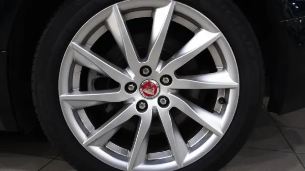 Jaguar XF 3.0 D V6 Luxury 10