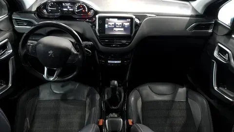 Peugeot 2008 1.2 PureTech Allure 18