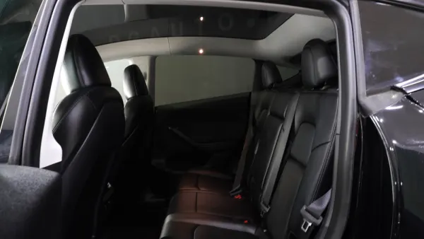 Tesla Model Y Tração Traseira 33