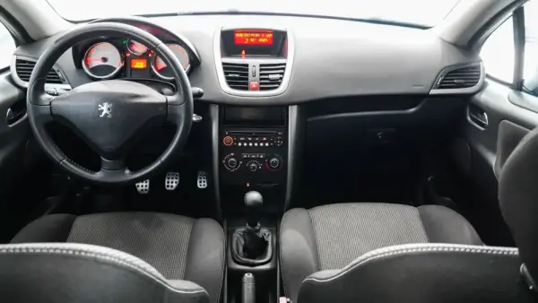 Peugeot 207 CC 17
