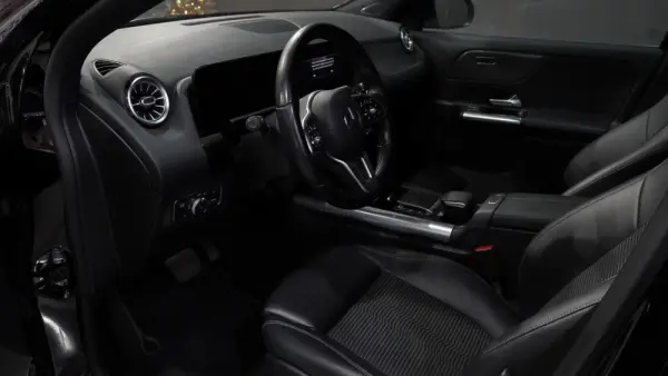 Mercedes-Benz GLA 200 18
