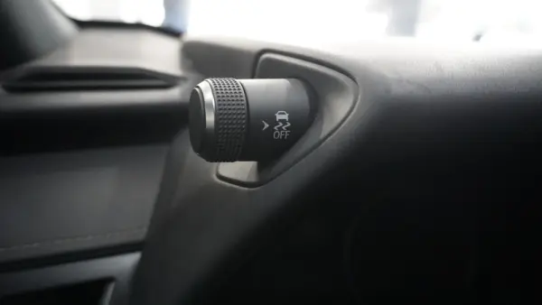 Lexus UX 250h Business 23