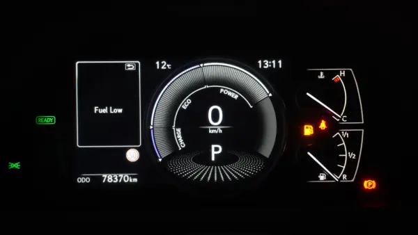 Lexus UX 250h Business 31