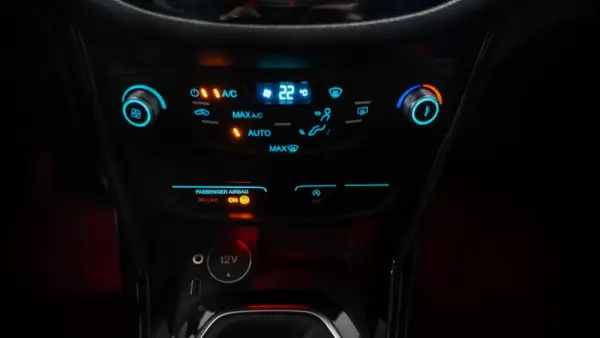 Ford B-Max 1.5 TDCi Titanium 57