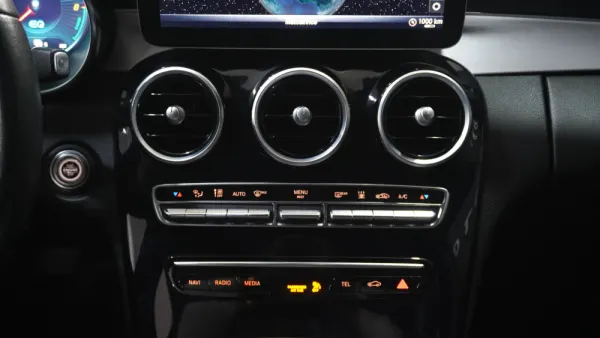 Mercedes-Benz C 300 e Avantgarde 19