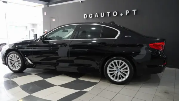 BMW 530 i Line Luxury Auto 10