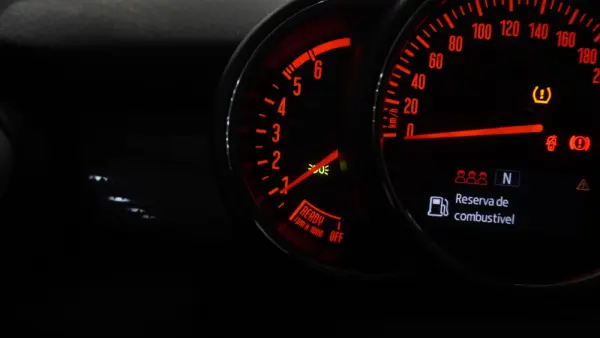 MINI 3 Portas Cooper D 22