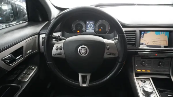 Jaguar XF 3.0 D V6 S Portfolio 26