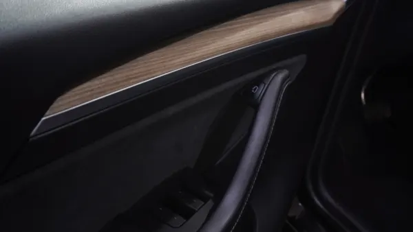 Tesla Model Y Tração Traseira 17