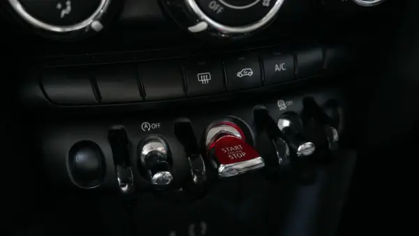 MINI 3 Portas Cooper D 27