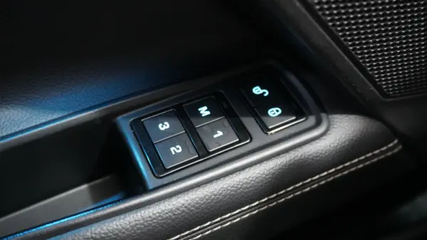 Jaguar XE 2.0 D Prestige 15