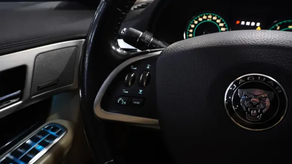 Jaguar XF 3.0 D V6 Luxury 26