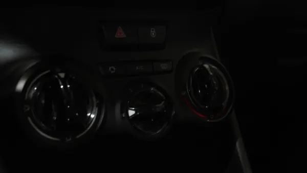 Peugeot 208 1.0 VTi Active 19