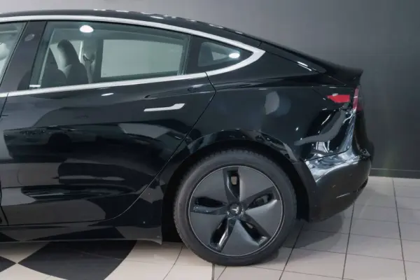 Tesla Model 3 17