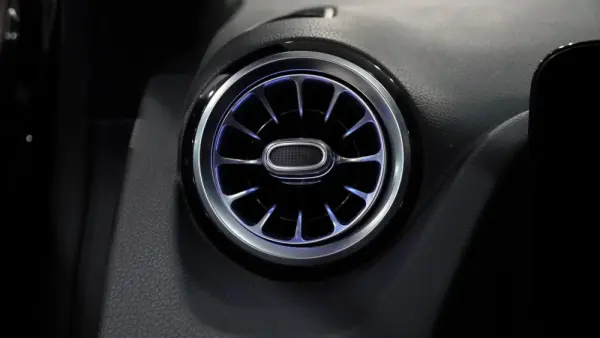 Mercedes-Benz GLA 200 16