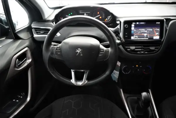 Peugeot 2008 13