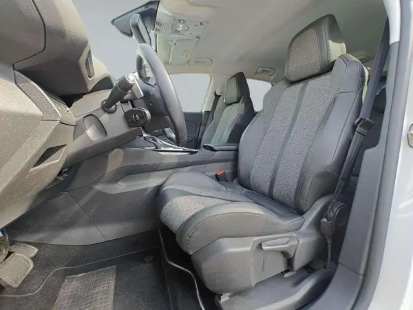 Peugeot 3008 1.5 BlueHDi Allure EAT8 8