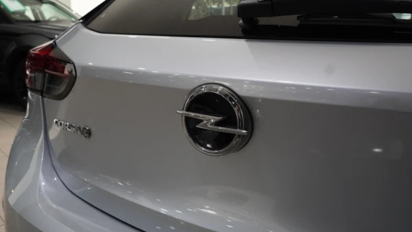 Opel Corsa-e 136CV Elegance 100% Elétrico 12