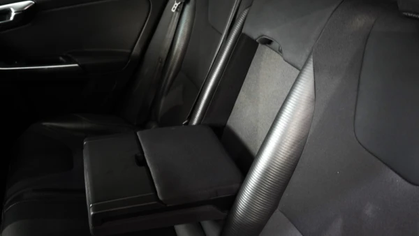 Volvo V60 1.6 D2 Drive R-Design Start/Stop 37