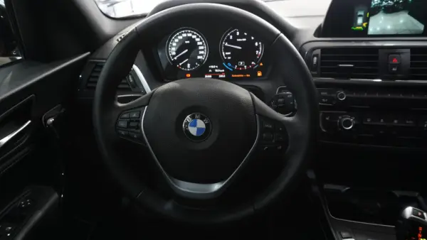 BMW 118 i Line Sport Auto 18