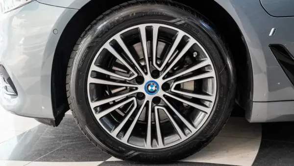 BMW 530 Pack M 3