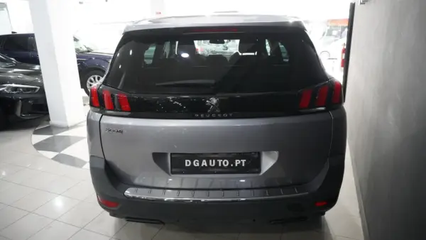 Peugeot 5008 1.2 PureTech Allure Pack 9