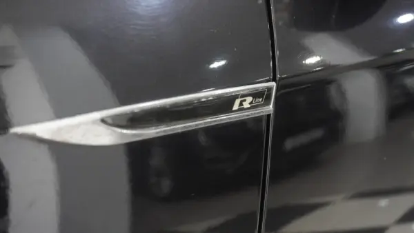 Volkswagen Passat 1.6 TDI Confortline 6