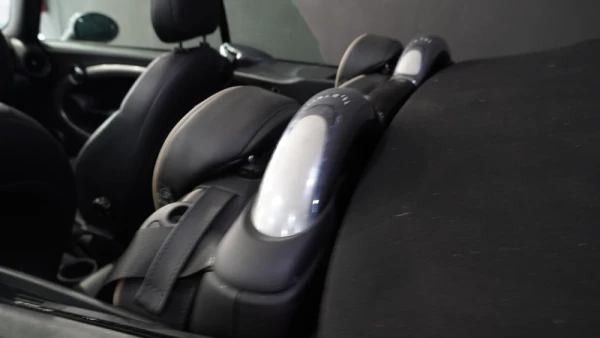 MINI 3 Portas Cooper Cabrio 1.6i 40