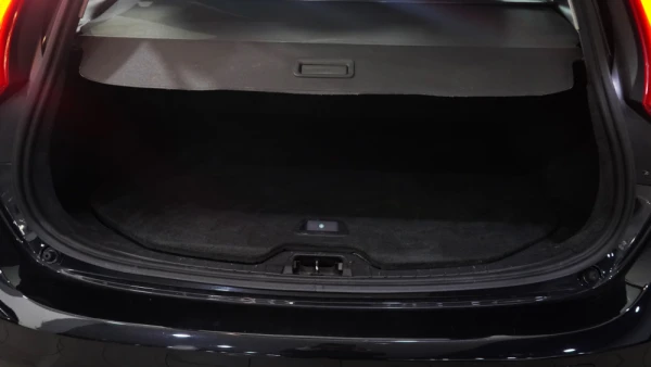 Volvo V60 1.6 D2 Drive R-Design Start/Stop 44