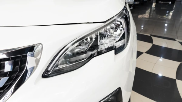Peugeot 3008 Outro 3