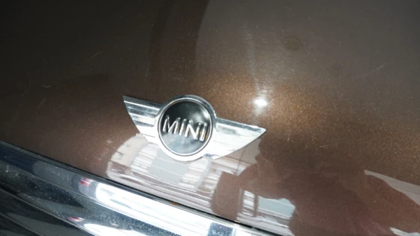 MINI 3 Portas Cooper Cabrio 1.6i 5