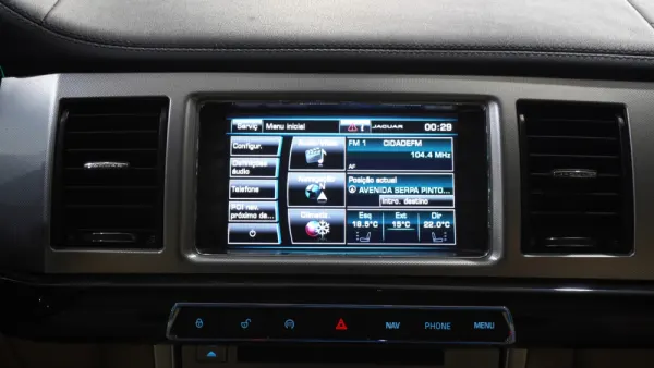 Jaguar XF 3.0 D V6 Luxury 30