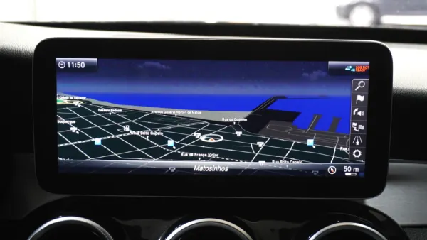 Mercedes-Benz C 300 e Avantgarde 17