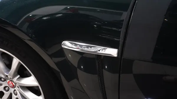 Jaguar XF 3.0 D V6 Luxury 8