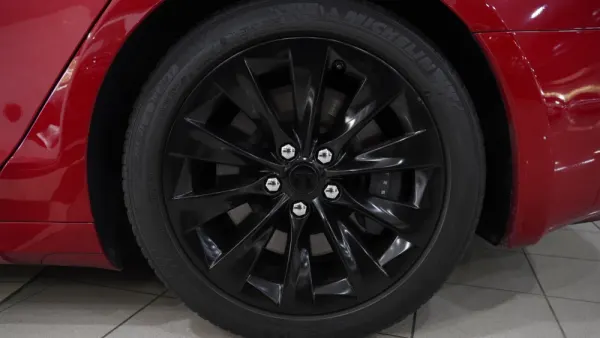 Tesla Model S 75D 9