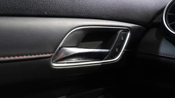 MG EHS 1.5 T-GDI Plug-in Hybrid Luxury 16