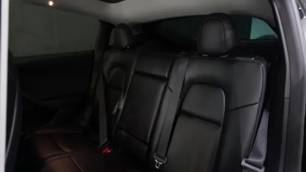 Tesla Model Y Tração Traseira 34